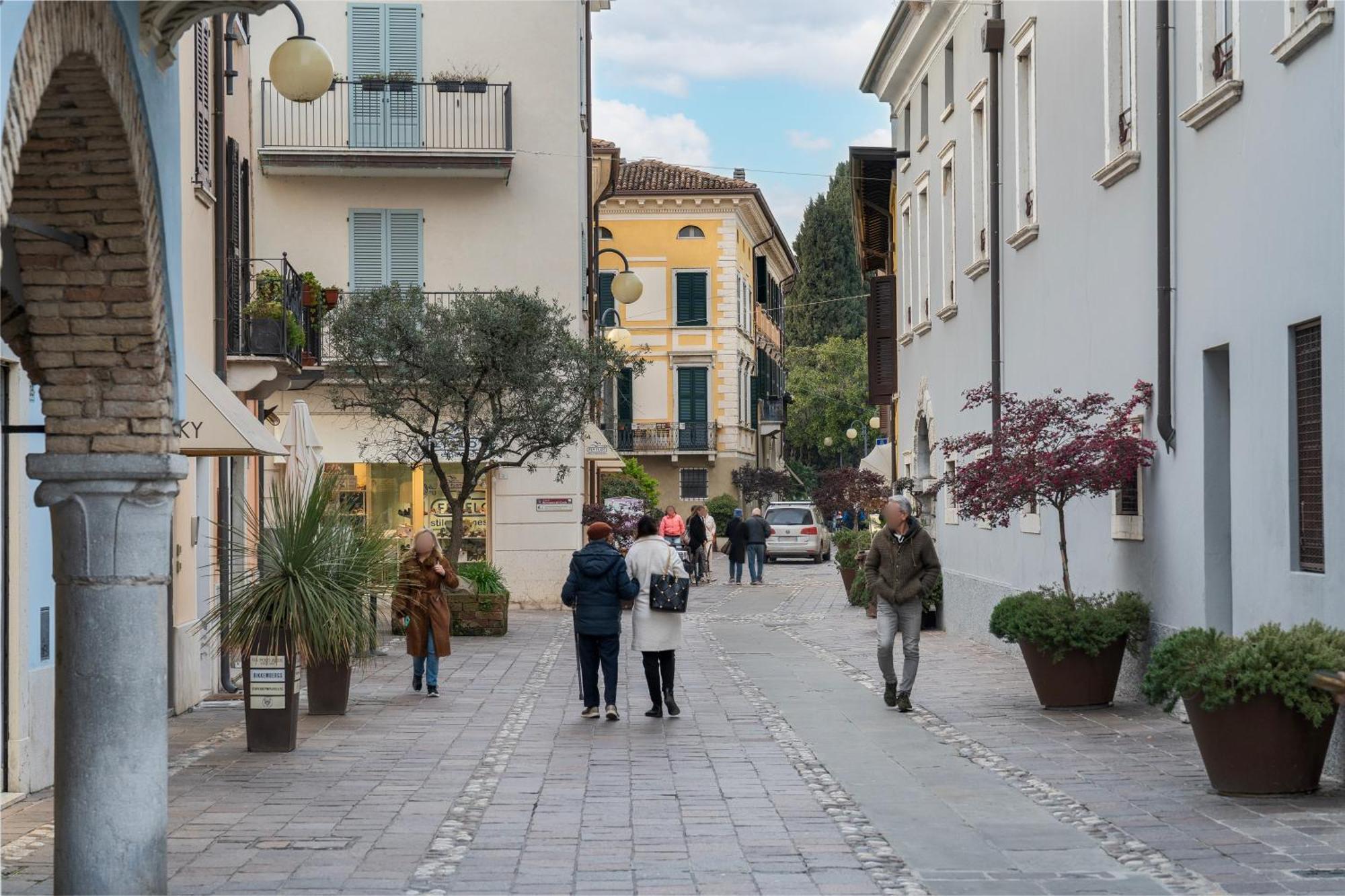 La Dama Sul - Fronte E Parcheggio Incluso Appartamento